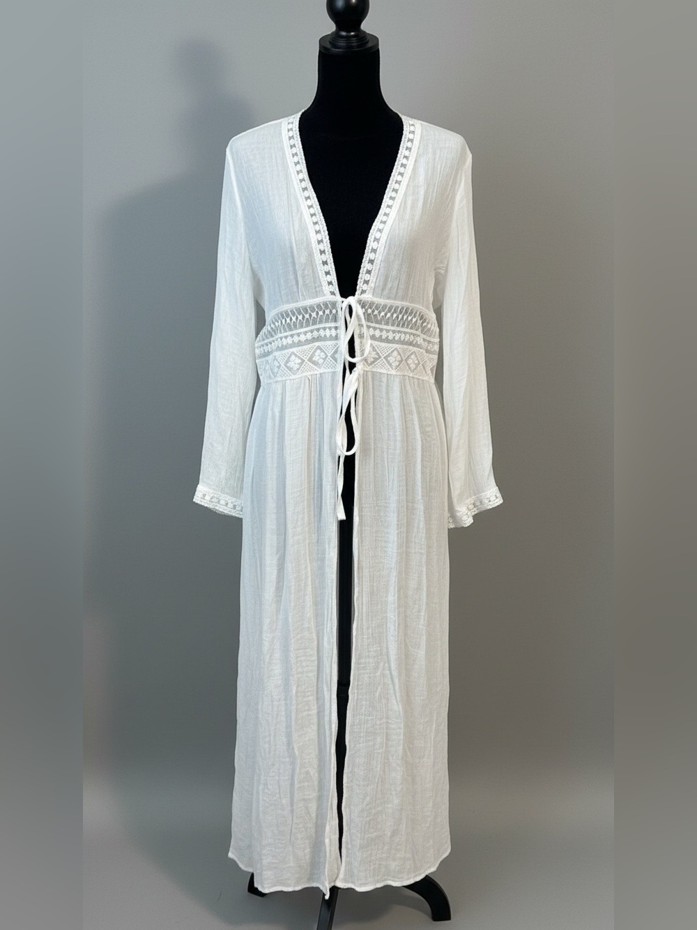Ethereal Crochet Gauzy White Cottage Floral Robe  Tie-Front  Womens Large